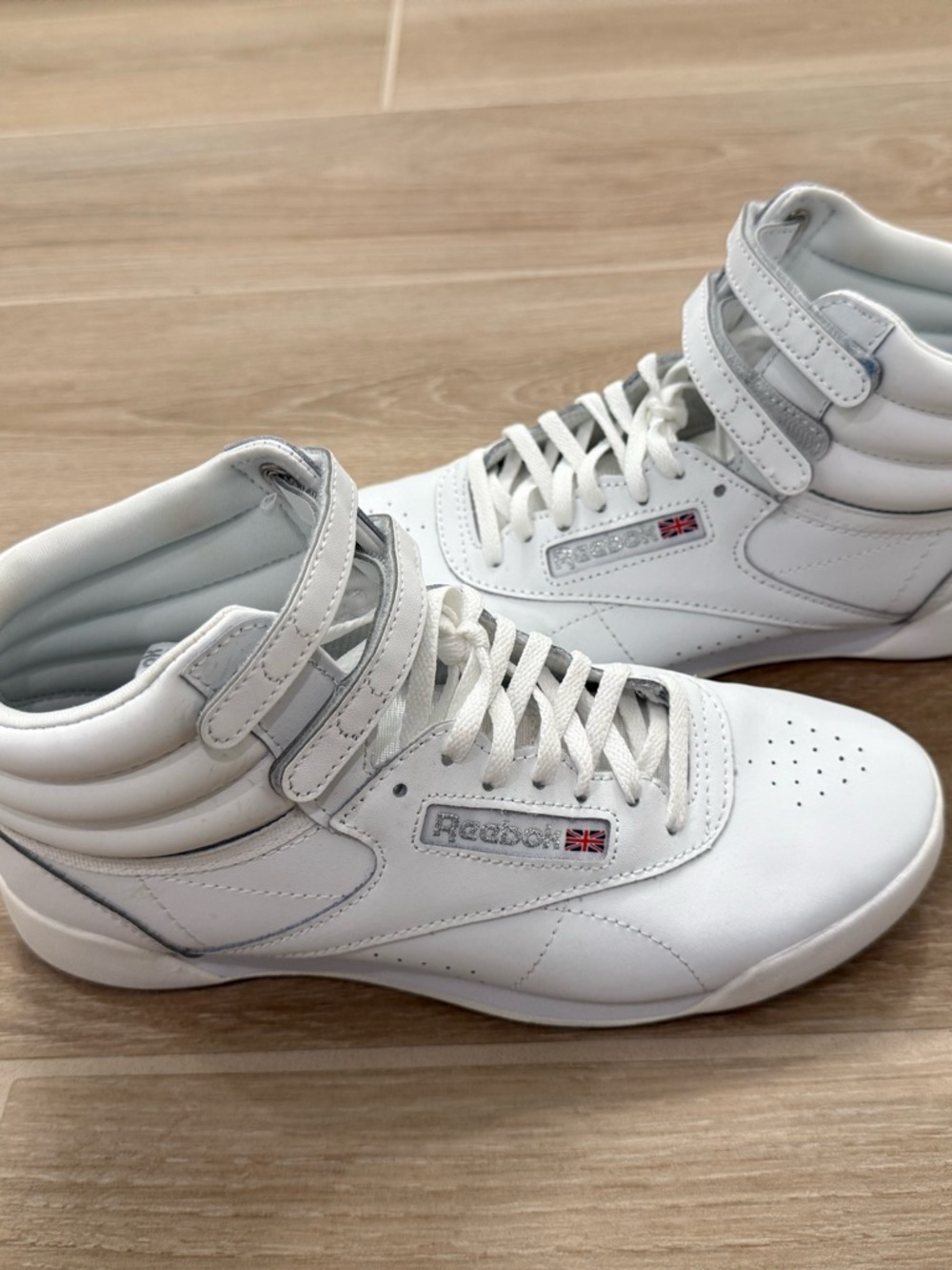 Reebok Women’s  High-Top Leather Sneakers with Ankle Straps 80s shoe